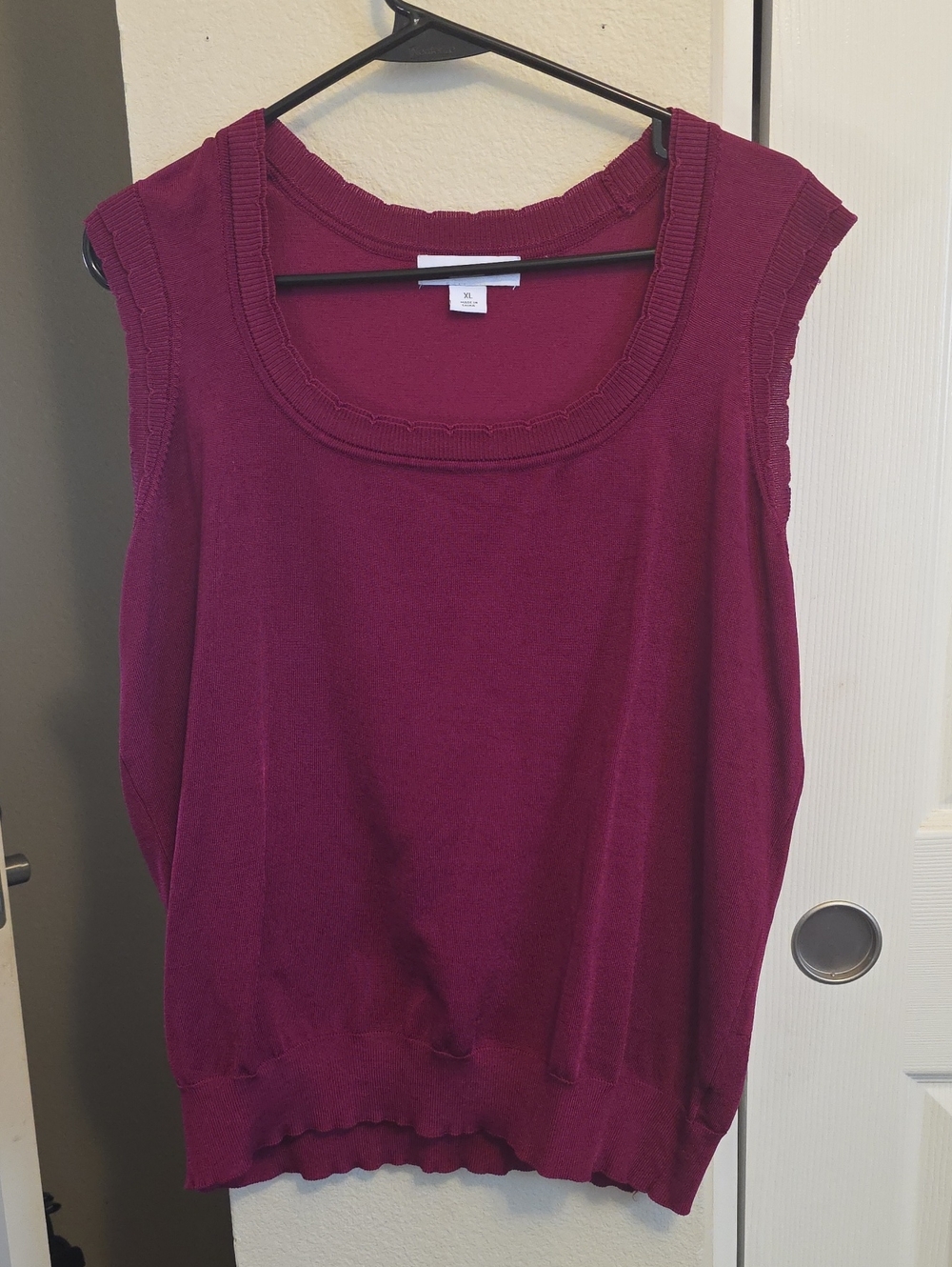 Liz Claiborne Deep Raspberry Scoop Neck Knit Tank